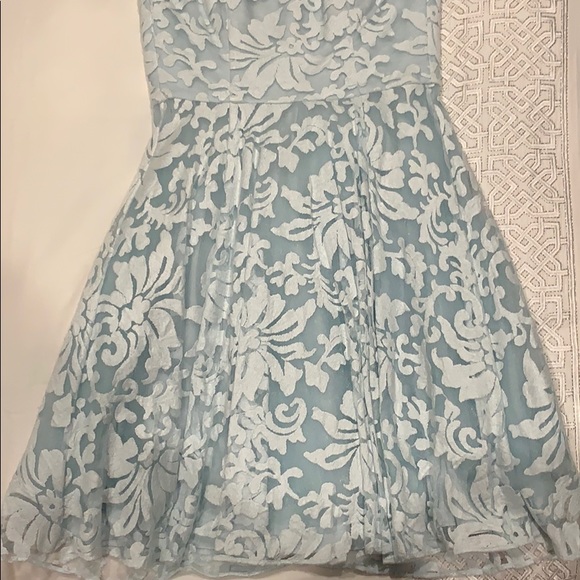 Pale blue dress - Picture 2 of 4